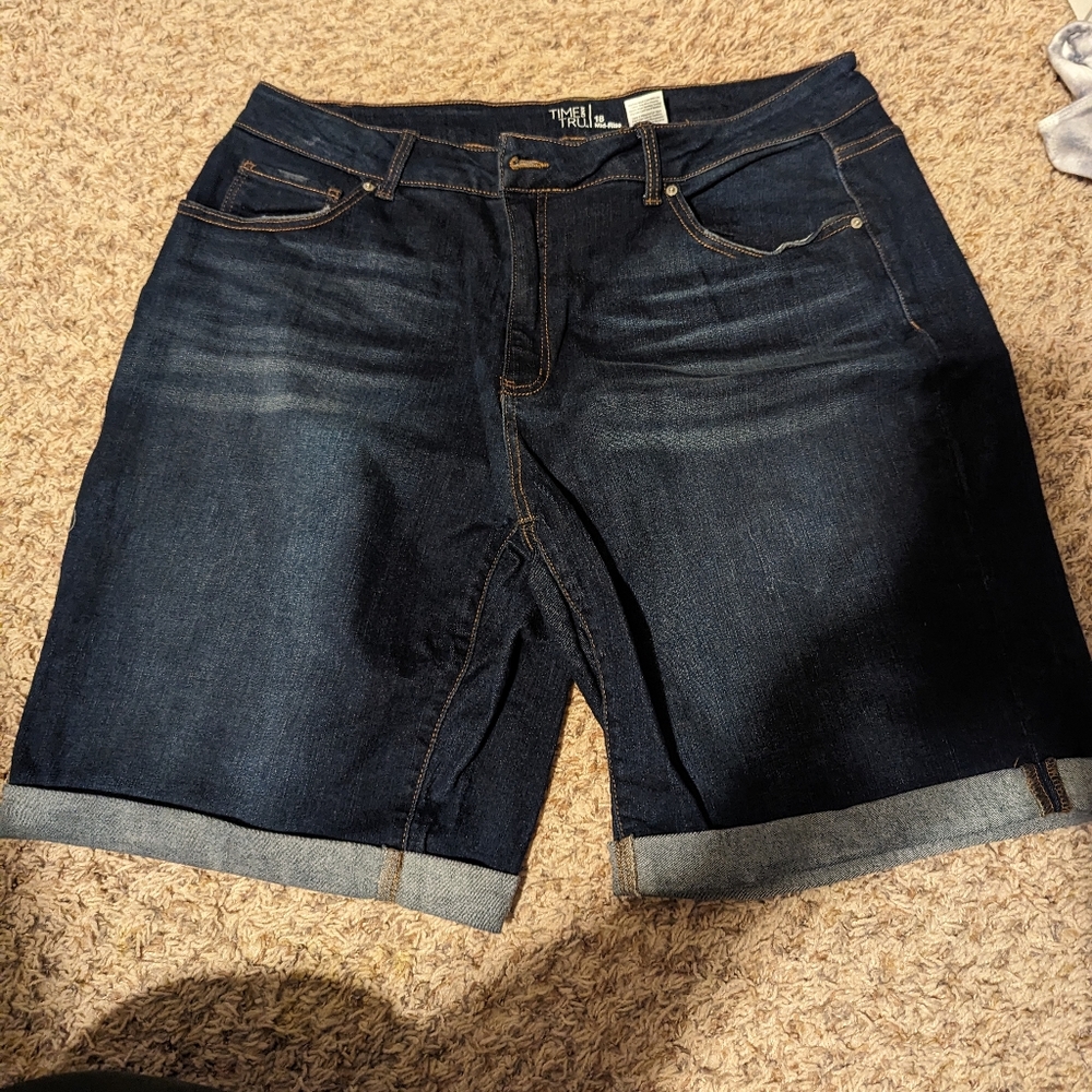 Time & Tru jean shorts